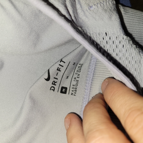 4 Nike Sports bras Med - Picture 8 of 16